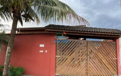 Sobrado com 3 suítes à Venda a 400 metros da praia de Massaguaçu