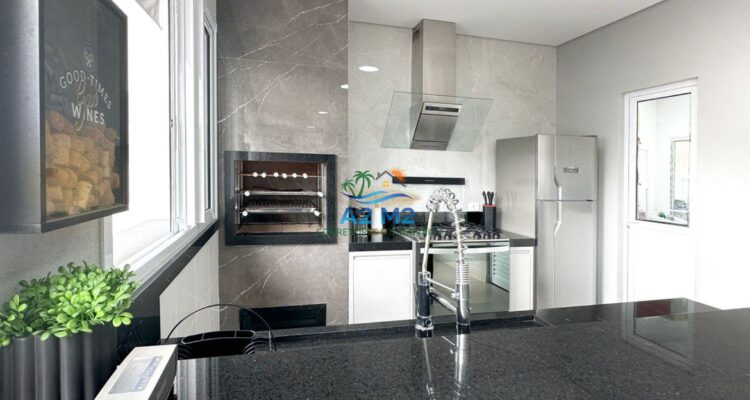 Casa aconchegante e espaçoso, com 04 dormitórios e 3 suítes – Mar verde – Caraguatatuba