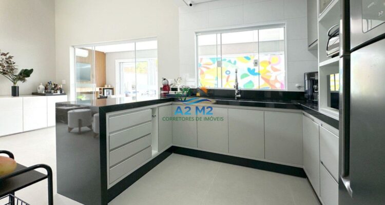 Casa aconchegante e espaçoso, com 04 dormitórios e 3 suítes – Mar verde – Caraguatatuba