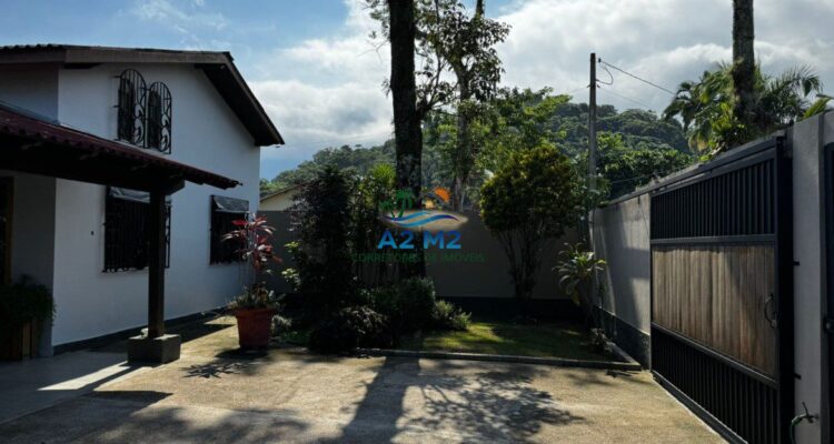 Casa Térrea 04 dorms c/ 02 suítes – área de 750 m – Caraguatatuba – SP