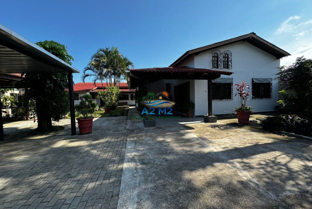 Casa Térrea 04 dorms c/ 02 suítes – área de 750 m – Caraguatatuba – SP