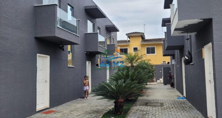 Sobrado com 03 suítes – Próximo a Praia da Massaguaçu em Caraguatatuba