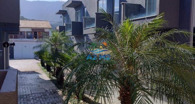 Maravilhoso Sobrado com 03 suítes – 150 metros da Praia de Massaguaçu – Mobiliado