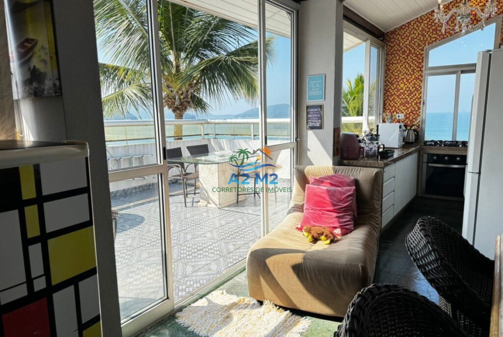 Apartamento Cobertura com vista do Mar – 03 Dormitórios sendo 01 suíte