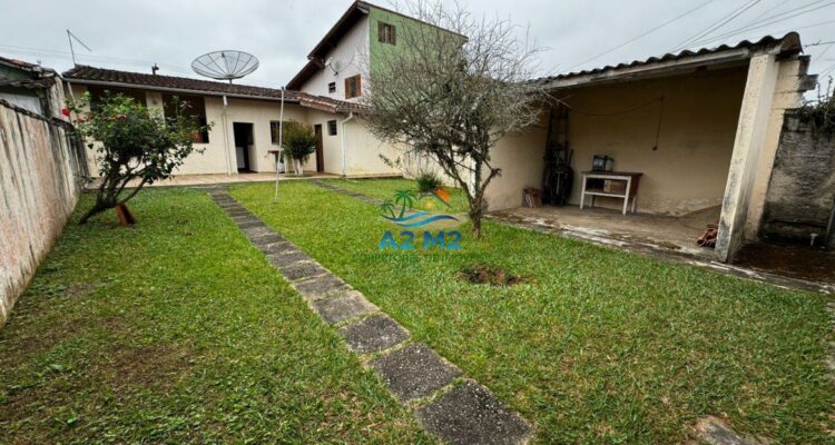 Casa Térrea com 03 Dormitórios – Poiares Rua Prudente de Moraes