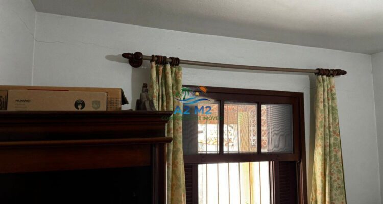 Casa Térrea com 03 Dormitórios – Poiares Rua Prudente de Moraes