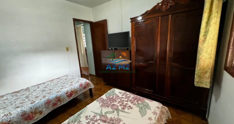 Casa Térrea com 03 Dormitórios – Poiares Rua Prudente de Moraes