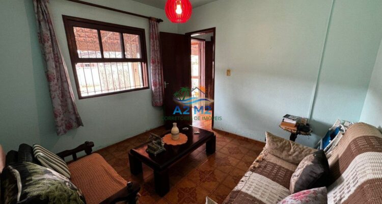 Casa Térrea com 03 Dormitórios – Poiares Rua Prudente de Moraes