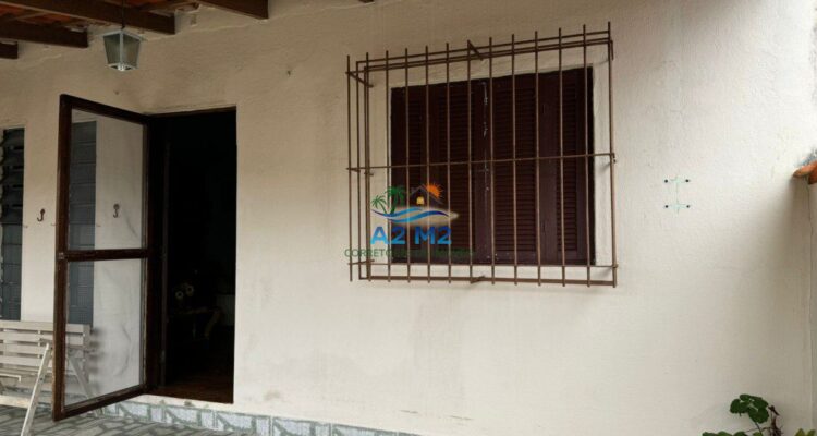 Casa Térrea com 03 Dormitórios – Poiares Rua Prudente de Moraes