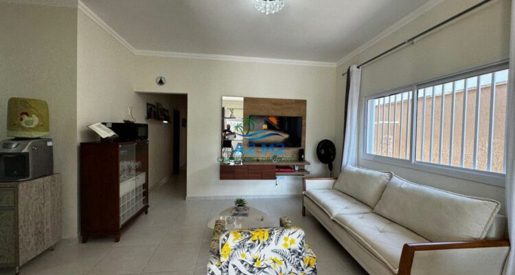 CASA TÉRREA COM 03 DORMITÓRIOS (01 SUÍTE) – 200 metros da PRAIA de MASSAGUAÇU