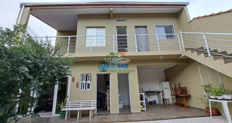 Casa com 04 Dormitórios – Próximo a Praia – Jd do Sol