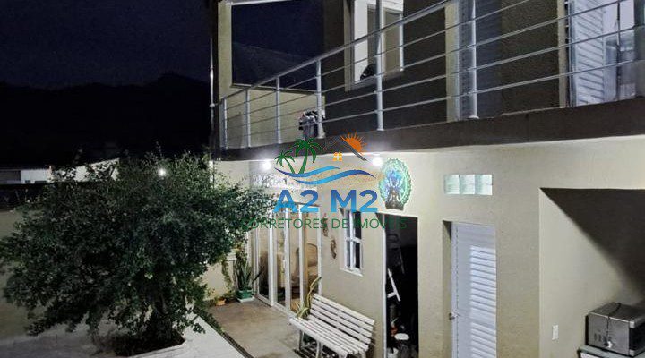 Casa com 04 Dormitórios – Próximo a Praia – Jd do Sol