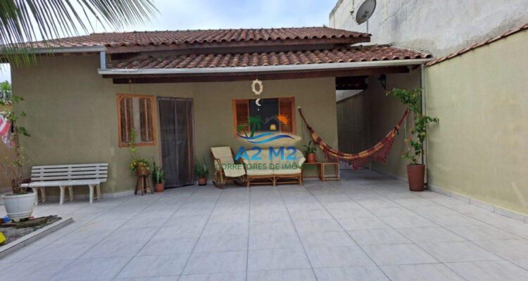 Casa com 04 Dormitórios – Próximo a Praia – Jd do Sol