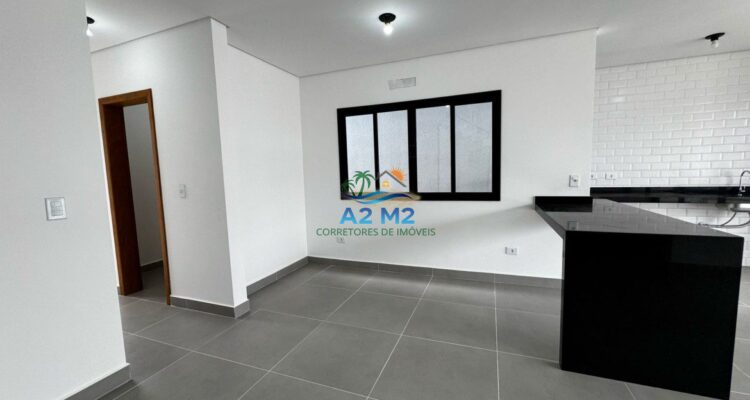 Casa com Vista do Mar – 04 dormitórios – 01 suíte – Piscina – Churrasqueira – a 50 metros da Praia