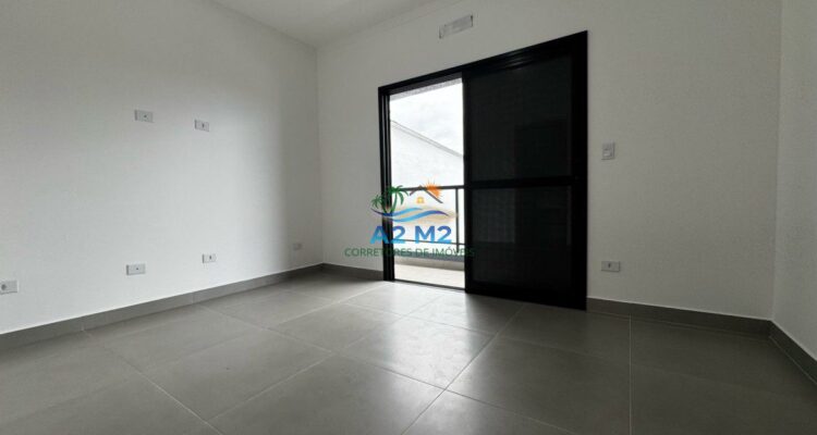 Casa com Vista do Mar – 04 dormitórios – 01 suíte – Piscina – Churrasqueira – a 50 metros da Praia