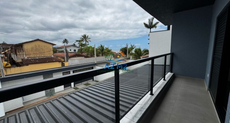 Casa com Vista do Mar – 04 dormitórios – 01 suíte – Piscina – Churrasqueira – a 50 metros da Praia