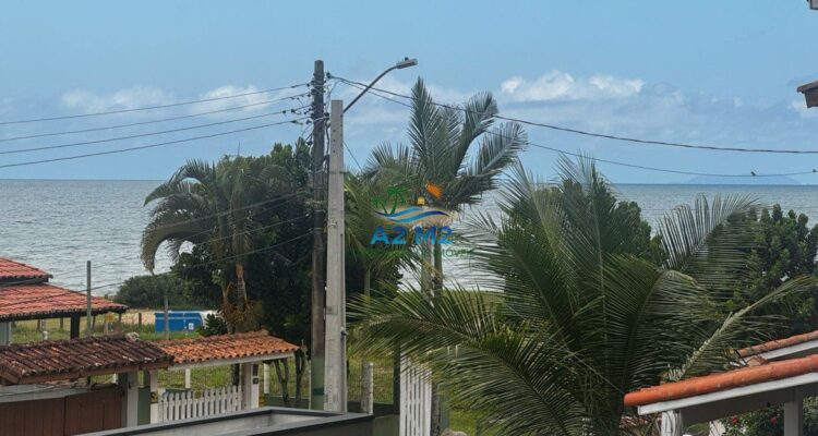 Casa com Vista do Mar – 04 dormitórios – 01 suíte – Piscina – Churrasqueira – a 50 metros da Praia