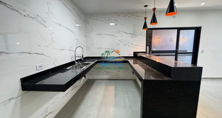 Casa Térrea com 03 suítes – Jd. Gaivotas/Caraguatatuba