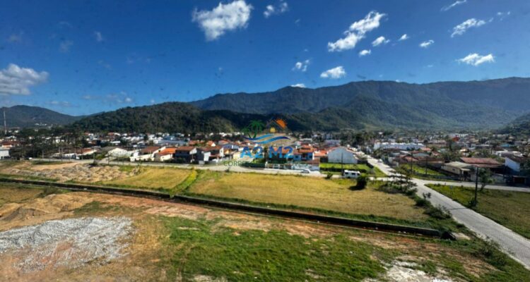 LOCAÇÃO – Apto Vista Mar, 03 dorms (01 suíte), 02 vagas, mobiliado – Piscina elevada c/ borda Infinita