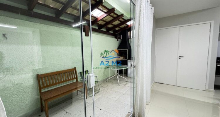 Locação – Sobrado com 03 suítes – 150 metros da Praia de Massaguaçu – Mobiliado