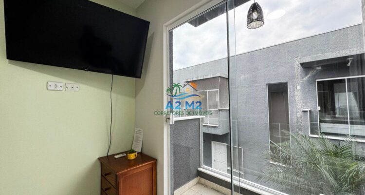 Maravilhoso Sobrado com 03 suítes – 150 metros da Praia de Massaguaçu – Mobiliado