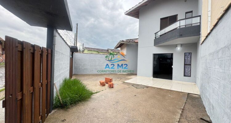 Excelente Casa para Locação – Quintal, Espaço Gourmet e Vaga para 2 carros