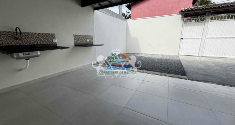 Excelente Casa Térrea com 170m² de área útil – 03 dormitórios sendo 02 suíte – Próximo a Praia