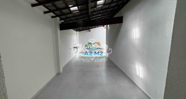 Excelente Casa Térrea com 170m² de área útil – 03 dormitórios sendo 02 suíte – Próximo a Praia