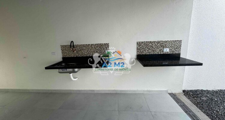 Excelente Casa Térrea com 170m² de área útil – 03 dormitórios sendo 02 suíte – Próximo a Praia