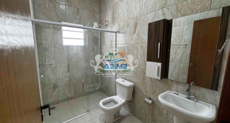 Excelente Casa Térrea com 170m² de área útil – 03 dormitórios sendo 02 suíte – Próximo a Praia