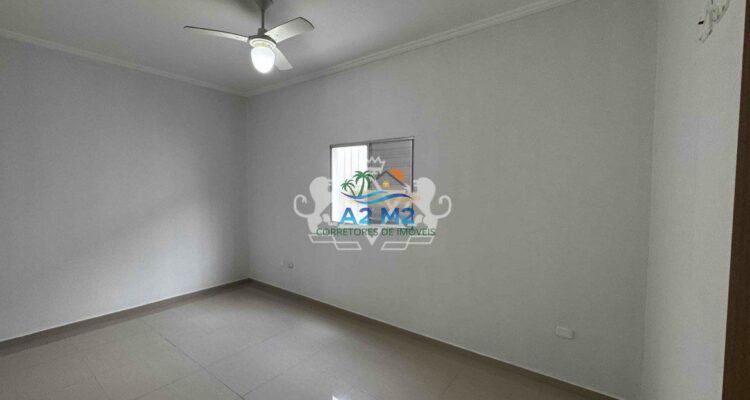 Excelente Casa Térrea com 170m² de área útil – 03 dormitórios sendo 02 suíte – Próximo a Praia