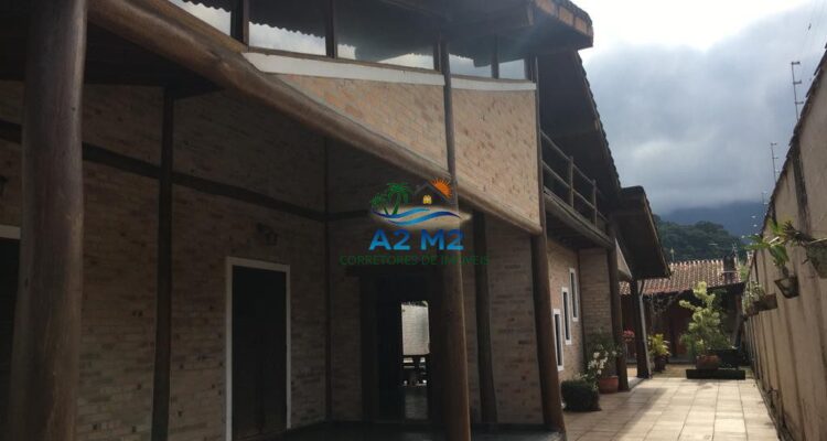 Sobrado com 3 suítes à Venda a 400 metros da praia de Massaguaçu