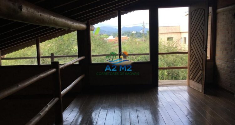 Sobrado com 3 suítes à Venda a 400 metros da praia de Massaguaçu