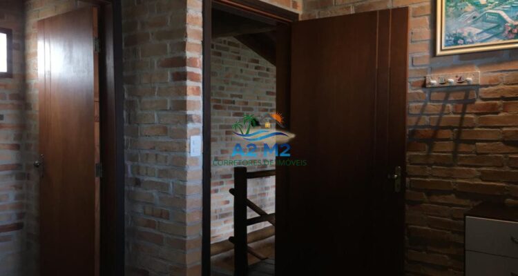 Sobrado com 3 suítes à Venda a 400 metros da praia de Massaguaçu