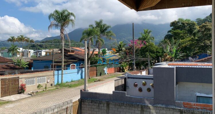 Sobrado a Venda a 300 metros da praia de Massaguaçu
