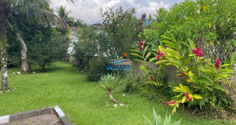 Casa espaçosa com 3 quartos, 2 salas, 2 banheiros, 6 vagas – Caraguatatuba